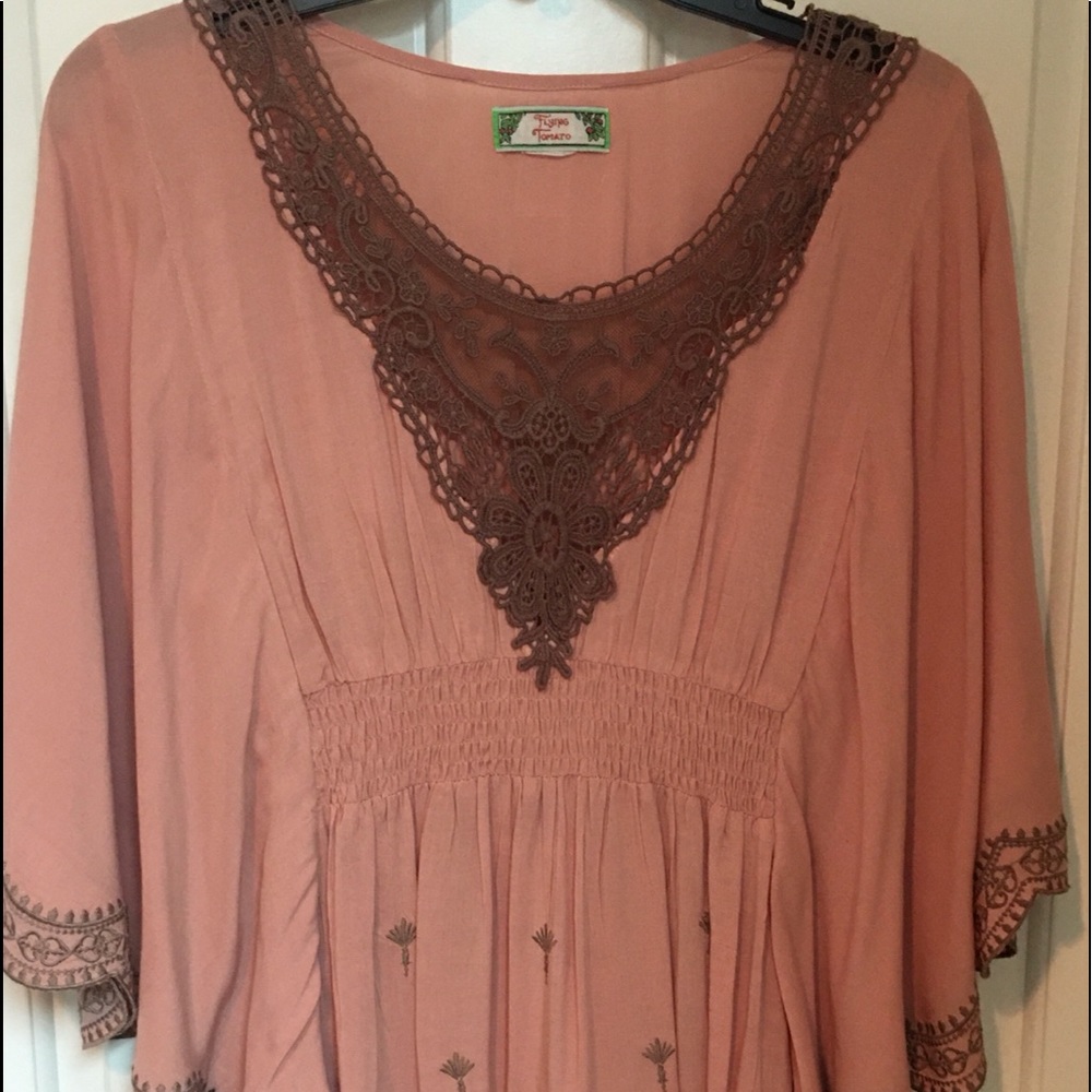Salmon colored blouse, brown lace accents Small